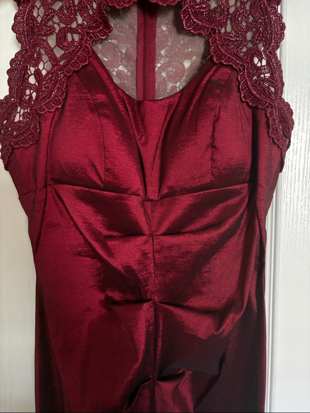Xscape Burgundy Iridescent Lace-Detail Mermaid Prom Evening Gown - Picture 4 of 10